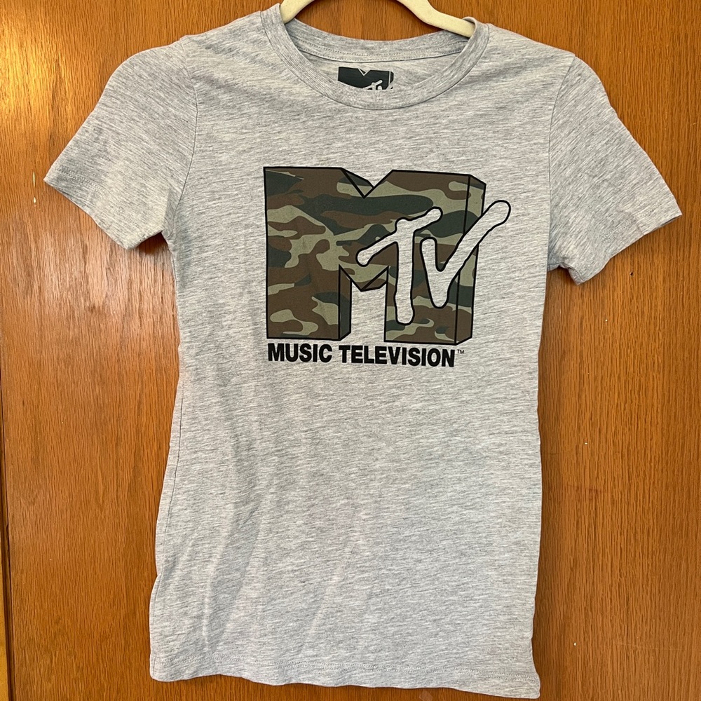 MTV grey t-shirt NWOT
